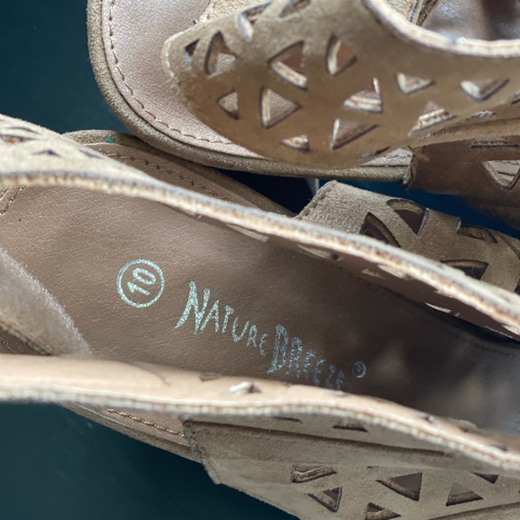 Nature Breeze Tan Suede Booties Sz 10 Laser Cutout Designs Open Toe 4 1/2” - Picture 7 of 12